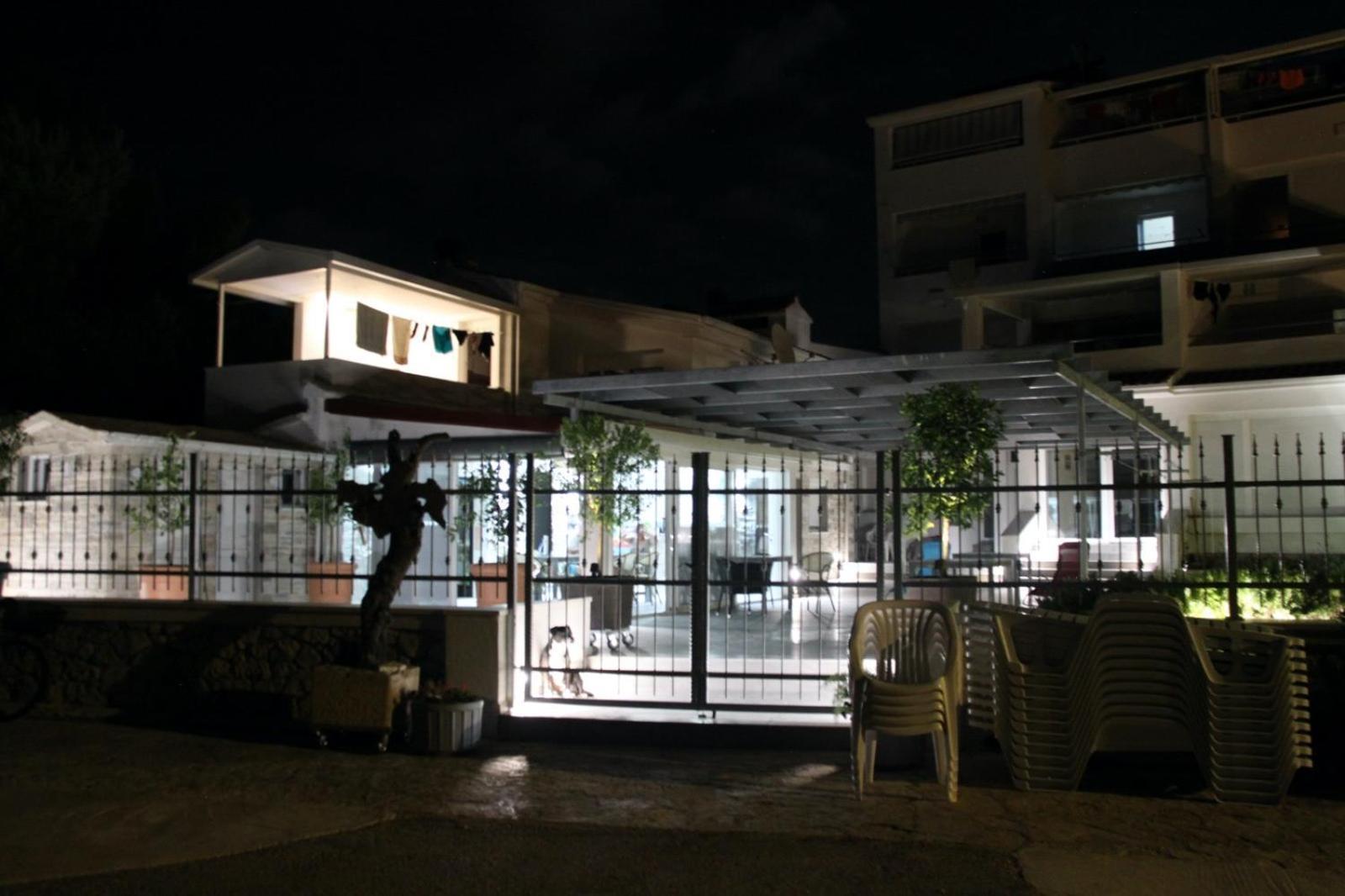 Apartments Lord Pirovac Exterior photo